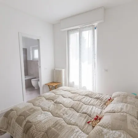 Guesthost - Business Balcony Flat * מילאנו