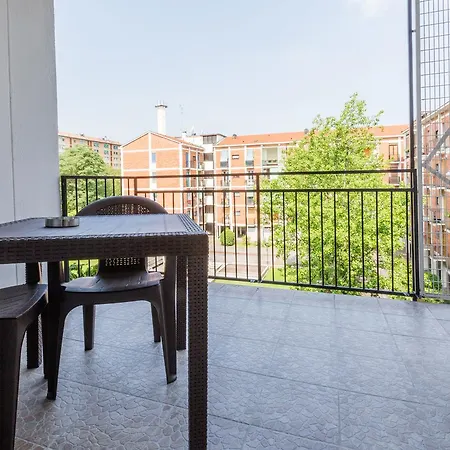 Business Balcony Flat Mediolan
