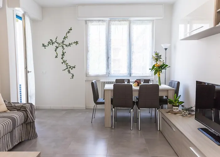 Guesthost - Business Balcony Flat Apartment Milan