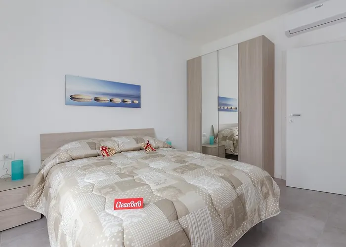 Guesthost - Business Balcony Flat * Milan