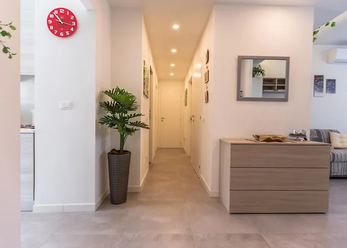 Guesthost - Business Balcony Flat Apartment Milan