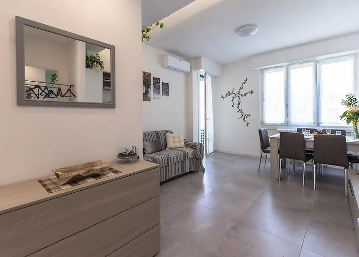 Guesthost - Business Balcony Flat Milan
