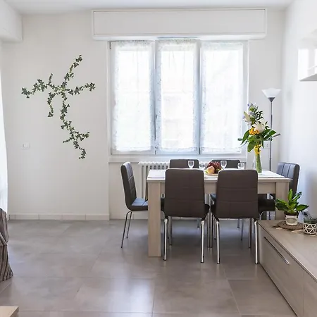 Business Balcony Flat Apartment Milan