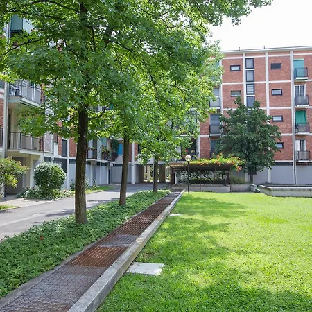 Business Balcony Flat Apartment Milan