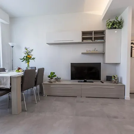 Business Balcony Flat Apartment Milan